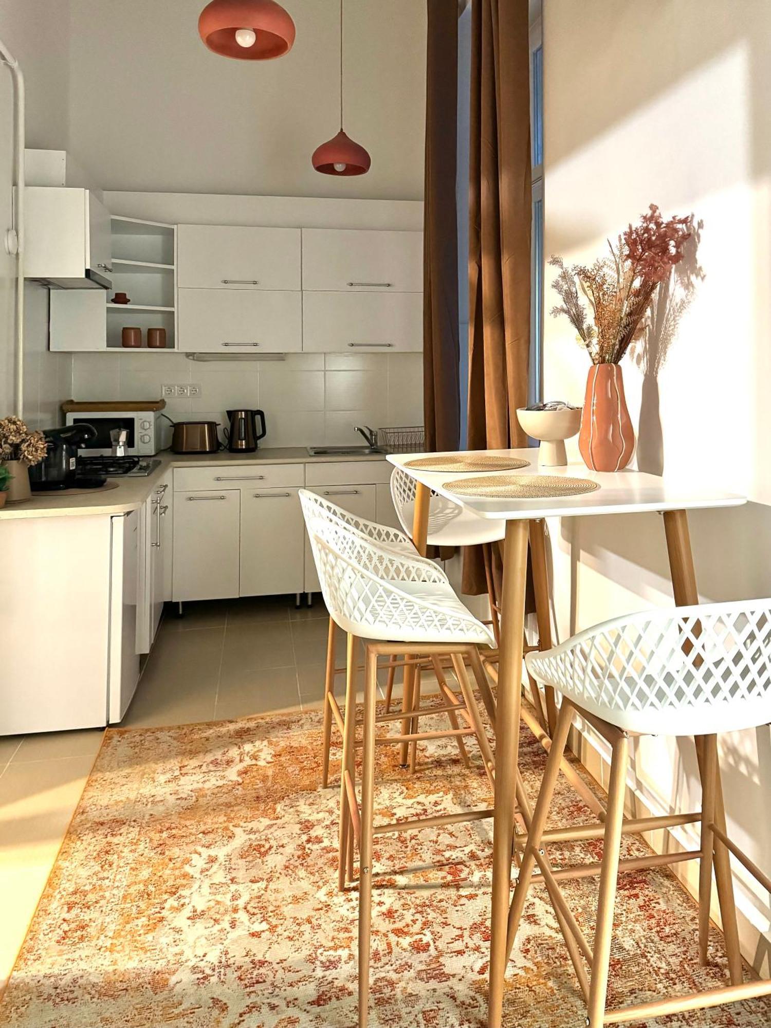 Apartment At Liz *