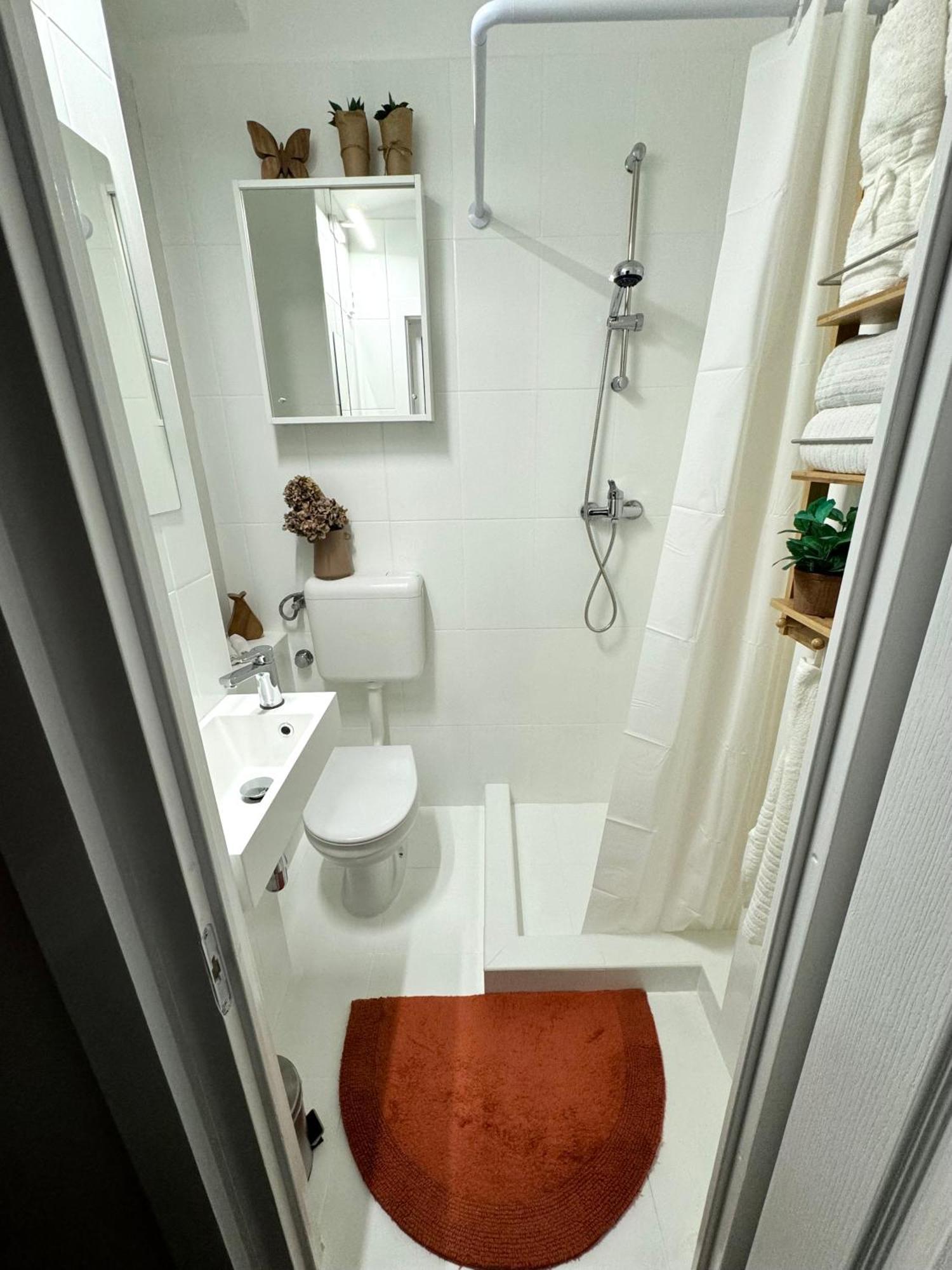 Apartment At Liz *